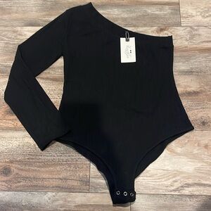 NWT Reoria Bodysuit Large Black One Sleeve Open Shoulder Ribbed Cotton Top